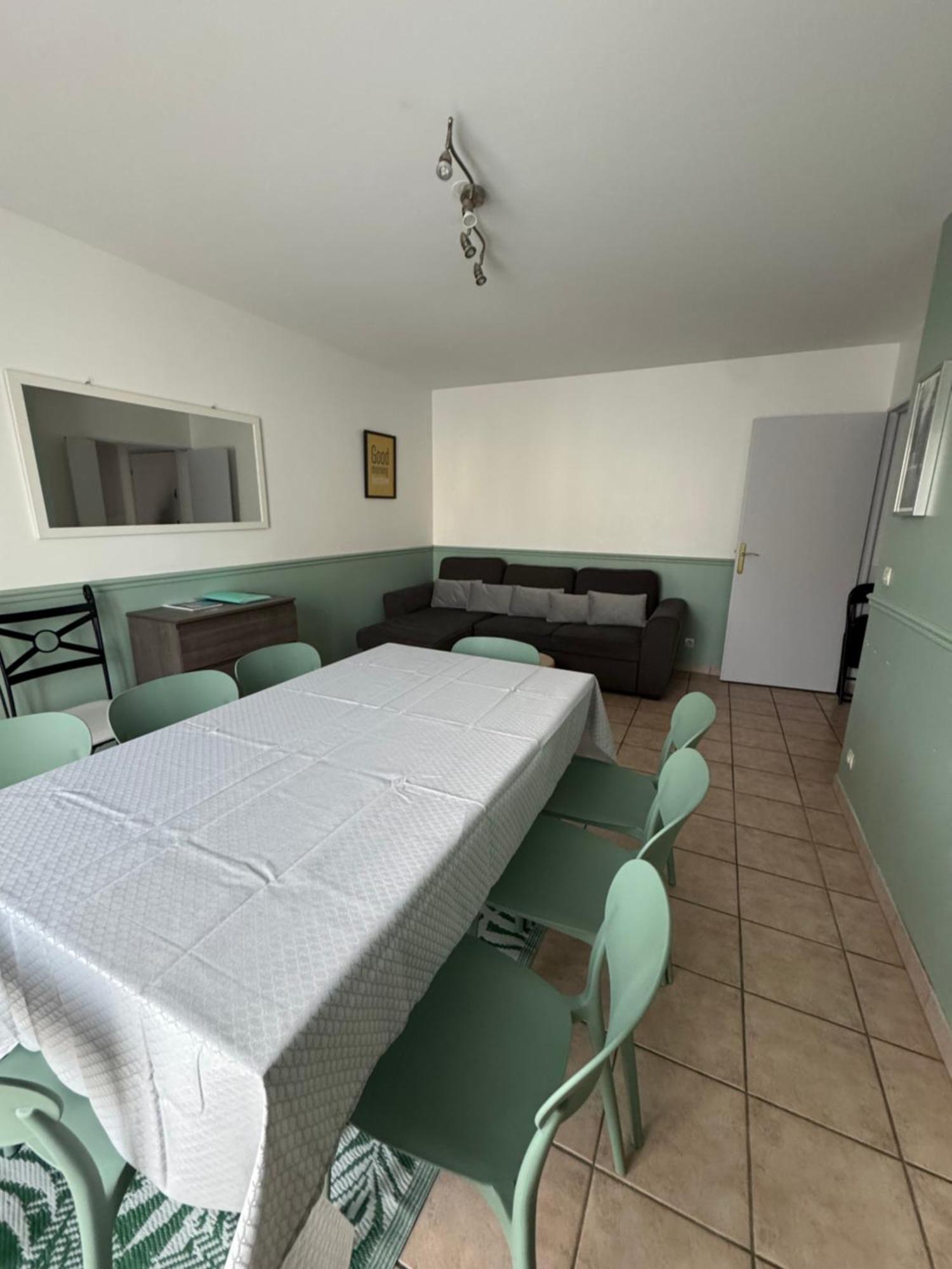 Disney, Very Nice 2 Bedrooms Family Apartment, Wifi, Netflix 8 Pers シェシー エクステリア 写真